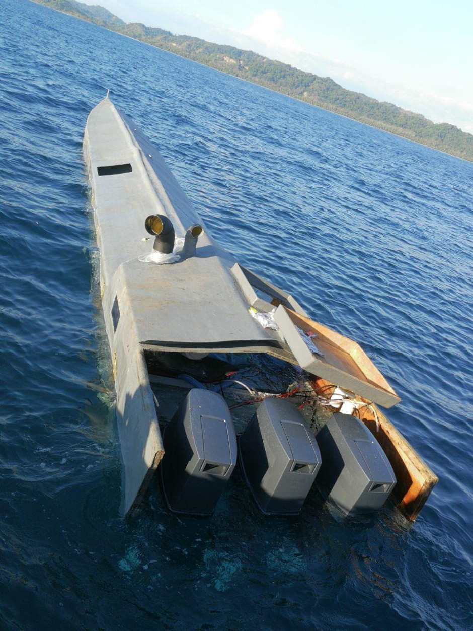 Narco sub - Covert Shores