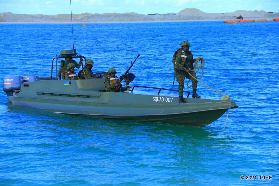 Rwandan Navy boat with machine gun